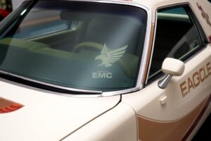 Welche Automarke mit Adler Symbol gibt es?